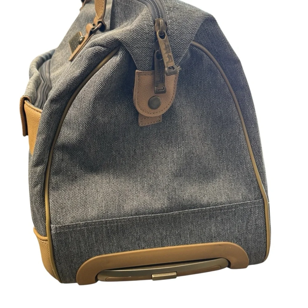 Stylish Nicole Miller New York Gray Weekender Duffel Bag Rolling Luggage Combo